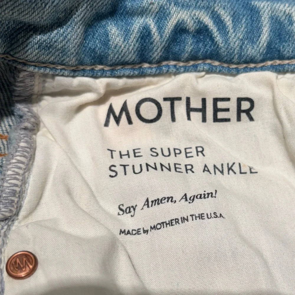 MOTHER Super Stunner Ankle Jeans Size 27 Say Amen Again Distressed Light Wash - Picture 13 of 14